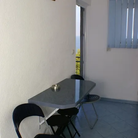Apartman Apartments With Parking Space Postira, Brac - 2911 *