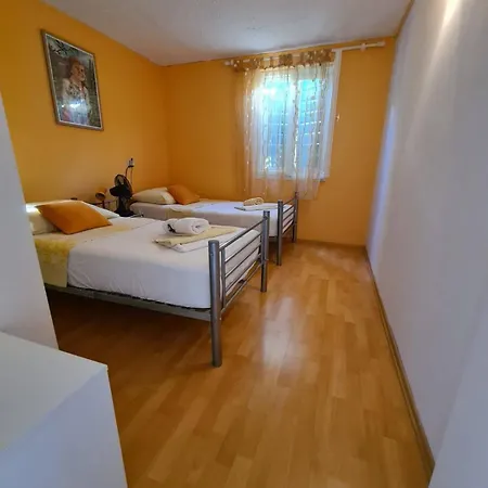 Apartments With Parking Space Postira, Brac - 2911 * Postira