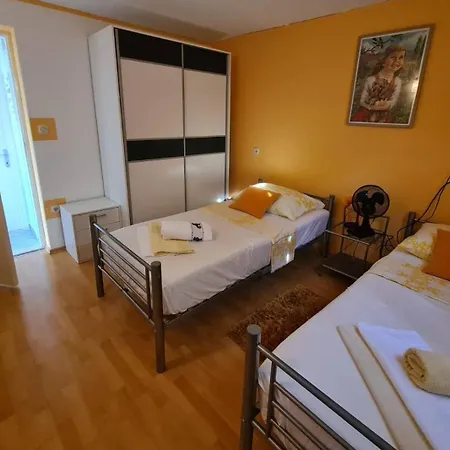 Apartments With Parking Space Postira, Brac - 2911 * Postira