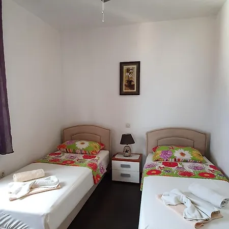 Apartman Apartments With A Parking Space Postira, Brac - 2911 *