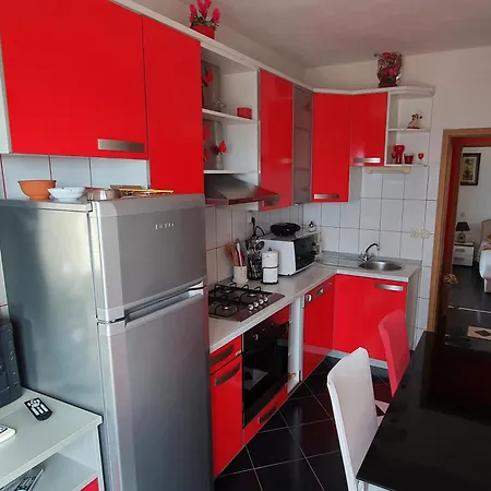 Apartman Apartments With A Parking Space Postira, Brac - 2911