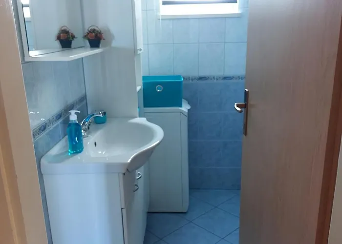 With Parking Space Postira, Brac - 2911 Appartamento