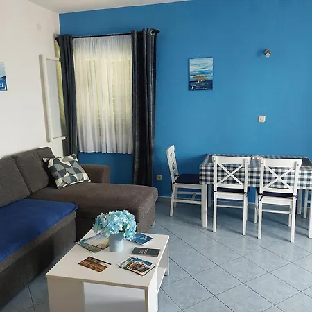 Apartments With Parking Space Postira, Brac - 2911 *