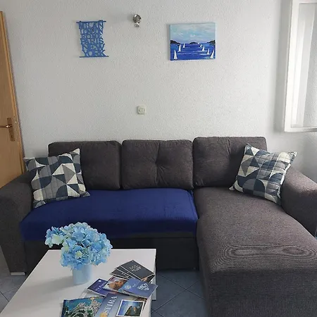 Apartments With Parking Space Postira, Brac - 2911 Apartment